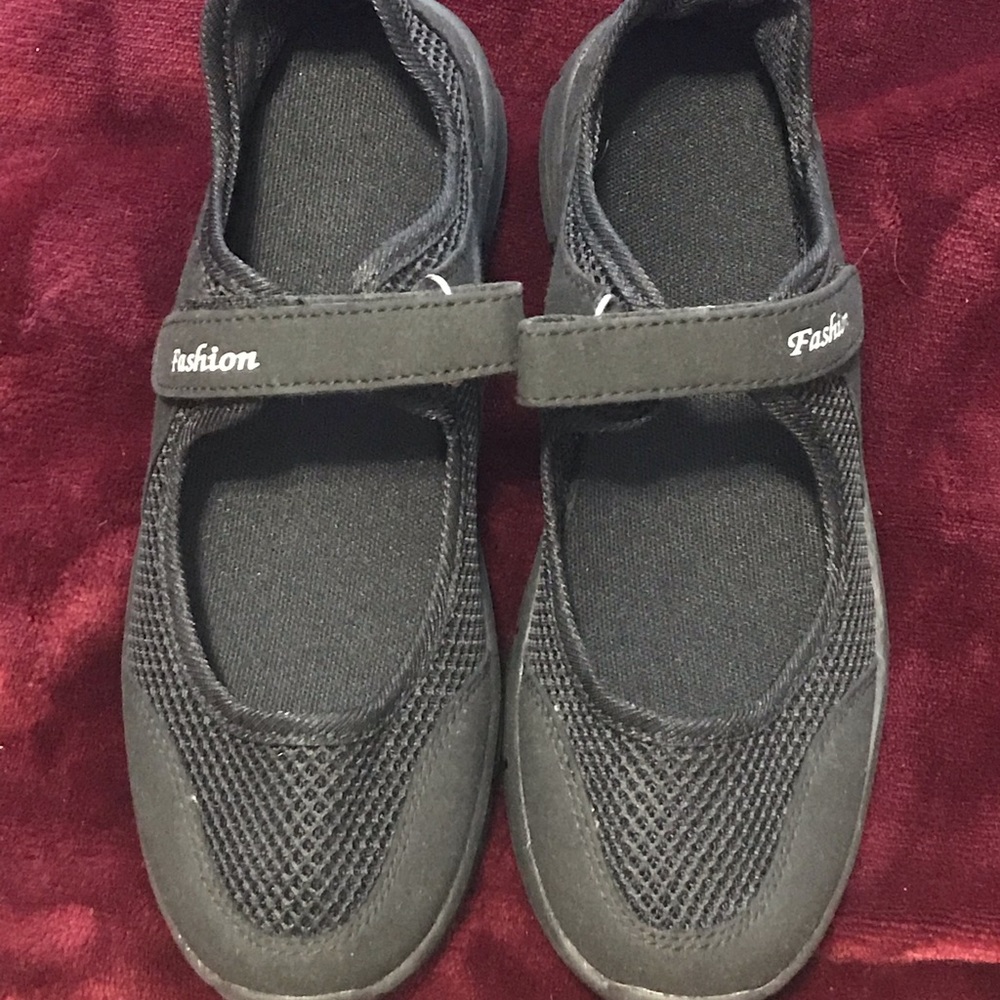 Shoes - Picture 3 of 4